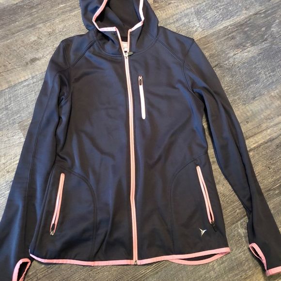 Workout Outfit - Picture 2 of 3